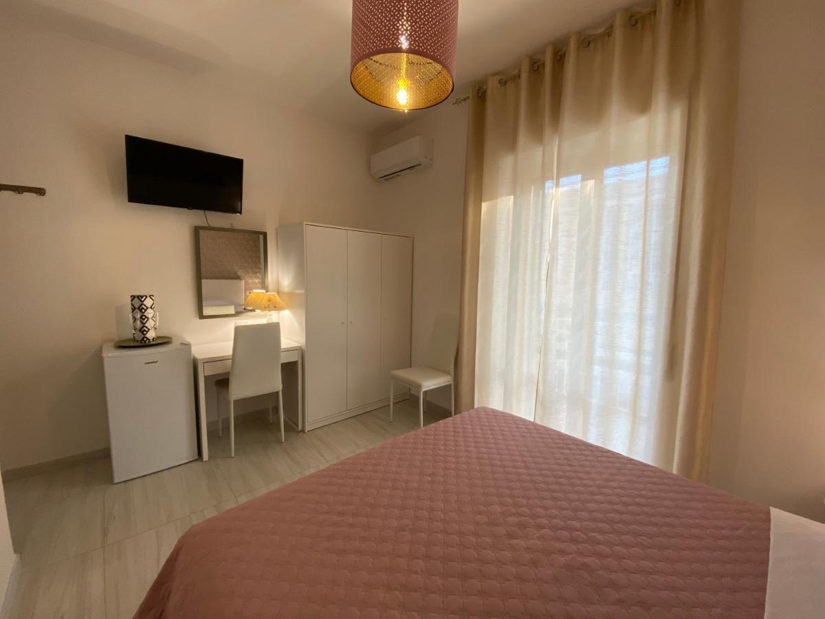 بومبيي B&B Enjoy Happyness المظهر الخارجي الصورة