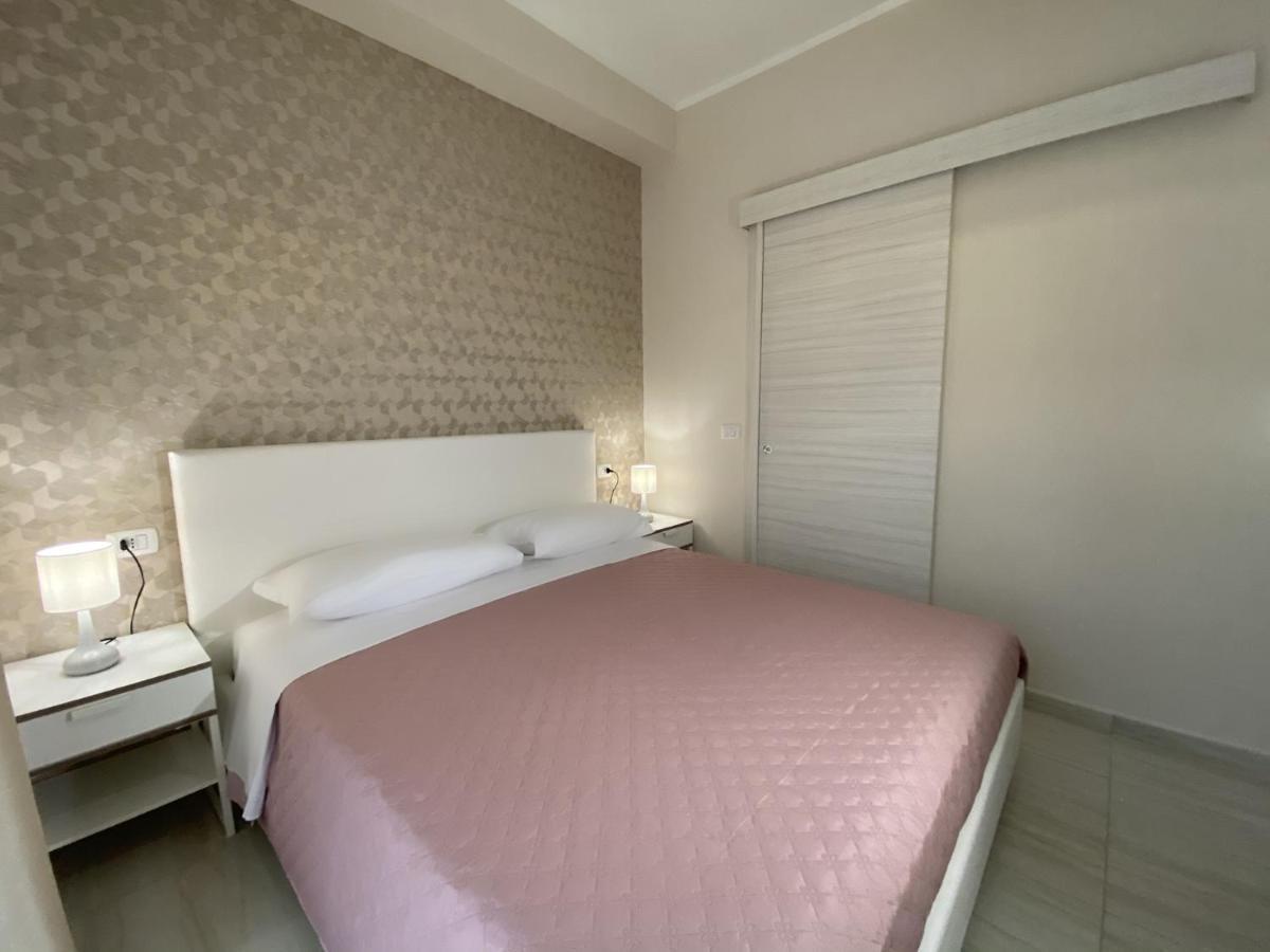 بومبيي B&B Enjoy Happyness المظهر الخارجي الصورة