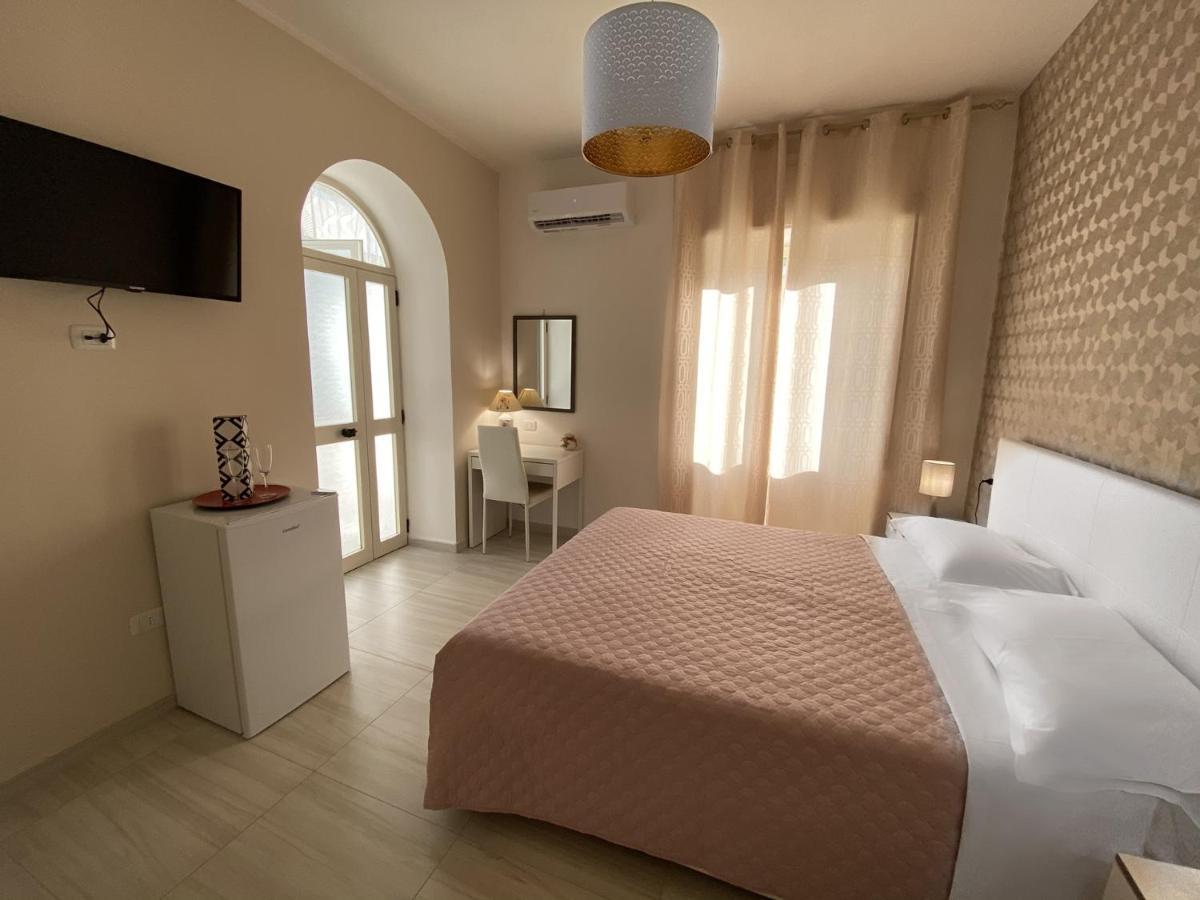 بومبيي B&B Enjoy Happyness المظهر الخارجي الصورة