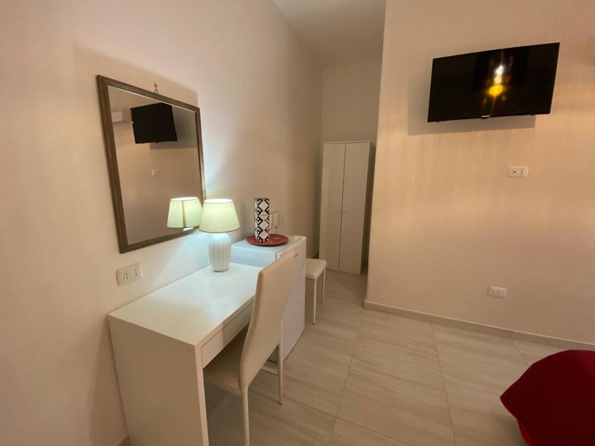 بومبيي B&B Enjoy Happyness المظهر الخارجي الصورة