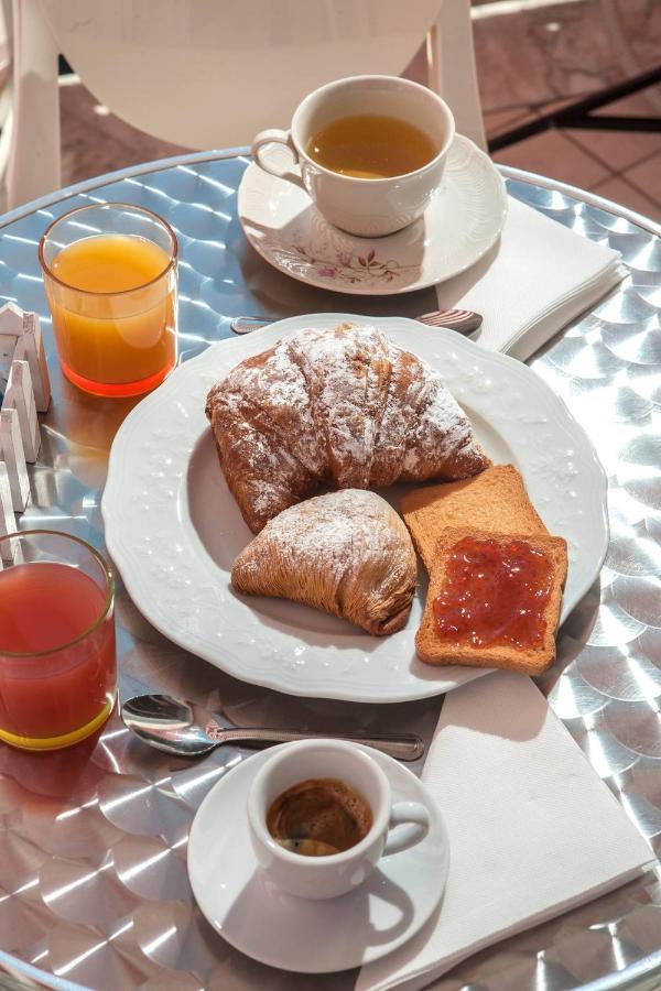 بومبيي B&B Enjoy Happyness المظهر الخارجي الصورة