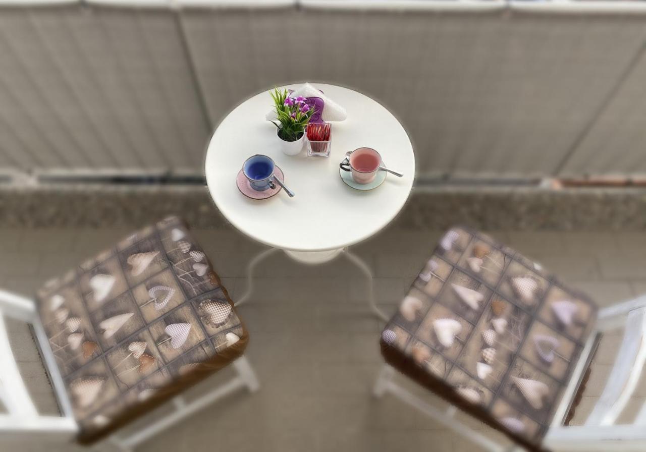 بومبيي B&B Enjoy Happyness المظهر الخارجي الصورة