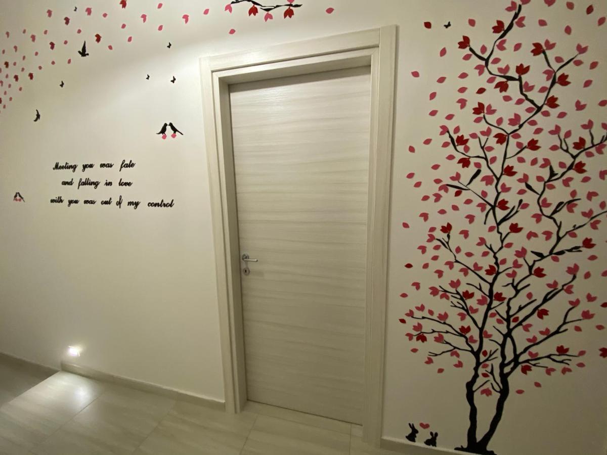 بومبيي B&B Enjoy Happyness المظهر الخارجي الصورة